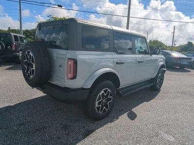 2026 Ford Bronco Outer Banks