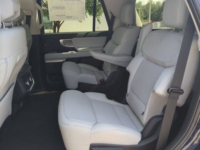 2027 Ford Expedition Platinum