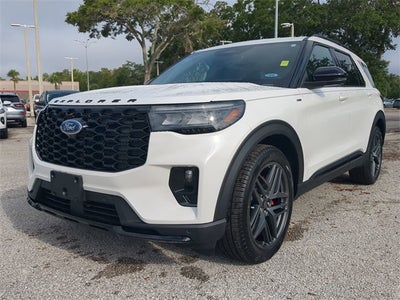 2025 Ford Explorer ST-Line