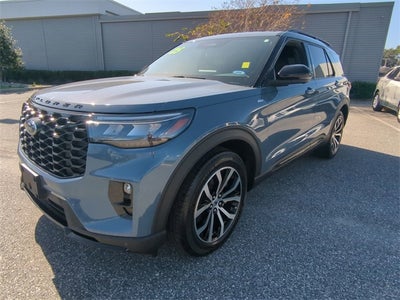 2025 Ford Explorer ST-Line