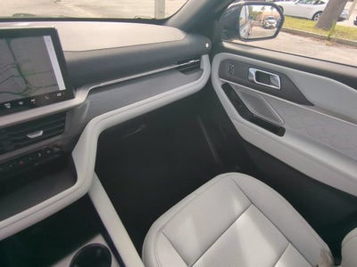 2027 Ford Explorer Platinum