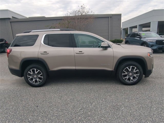 2022 GMC Acadia SLT
